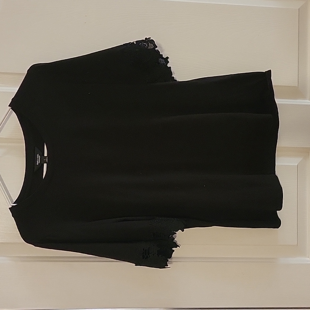 Simply Vera, Vera Wang shirt, size Large. Short sleeve, black.